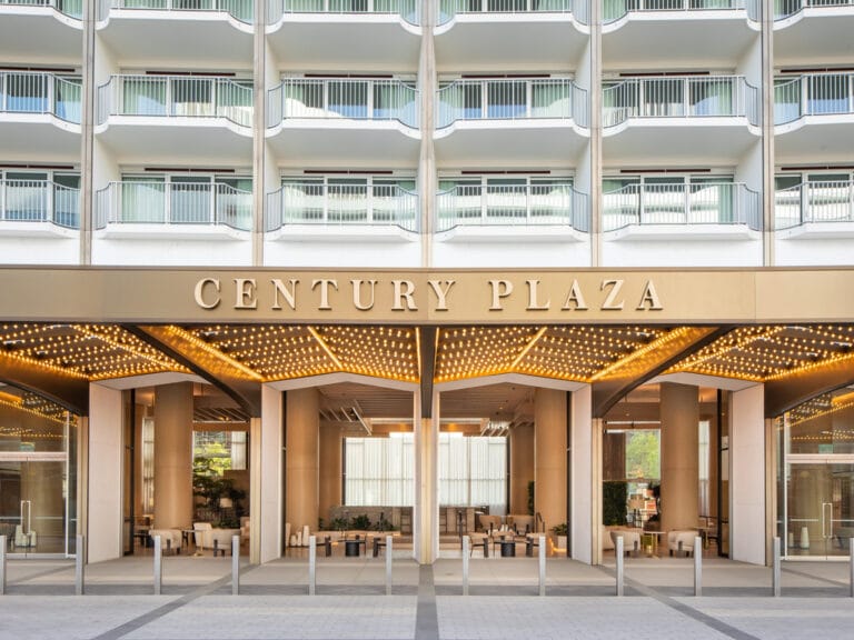 https://all.accor.com/A8J5